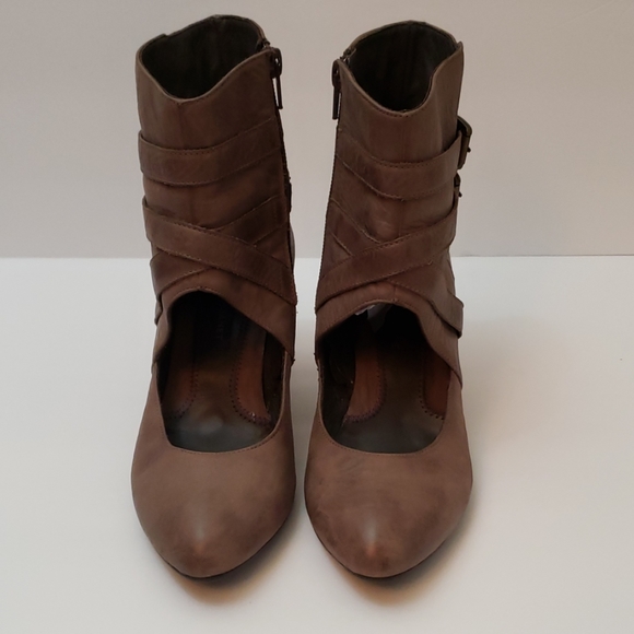Sz 7 Janet & Janet brown/taupe Boot w opening - Picture 2 of 8